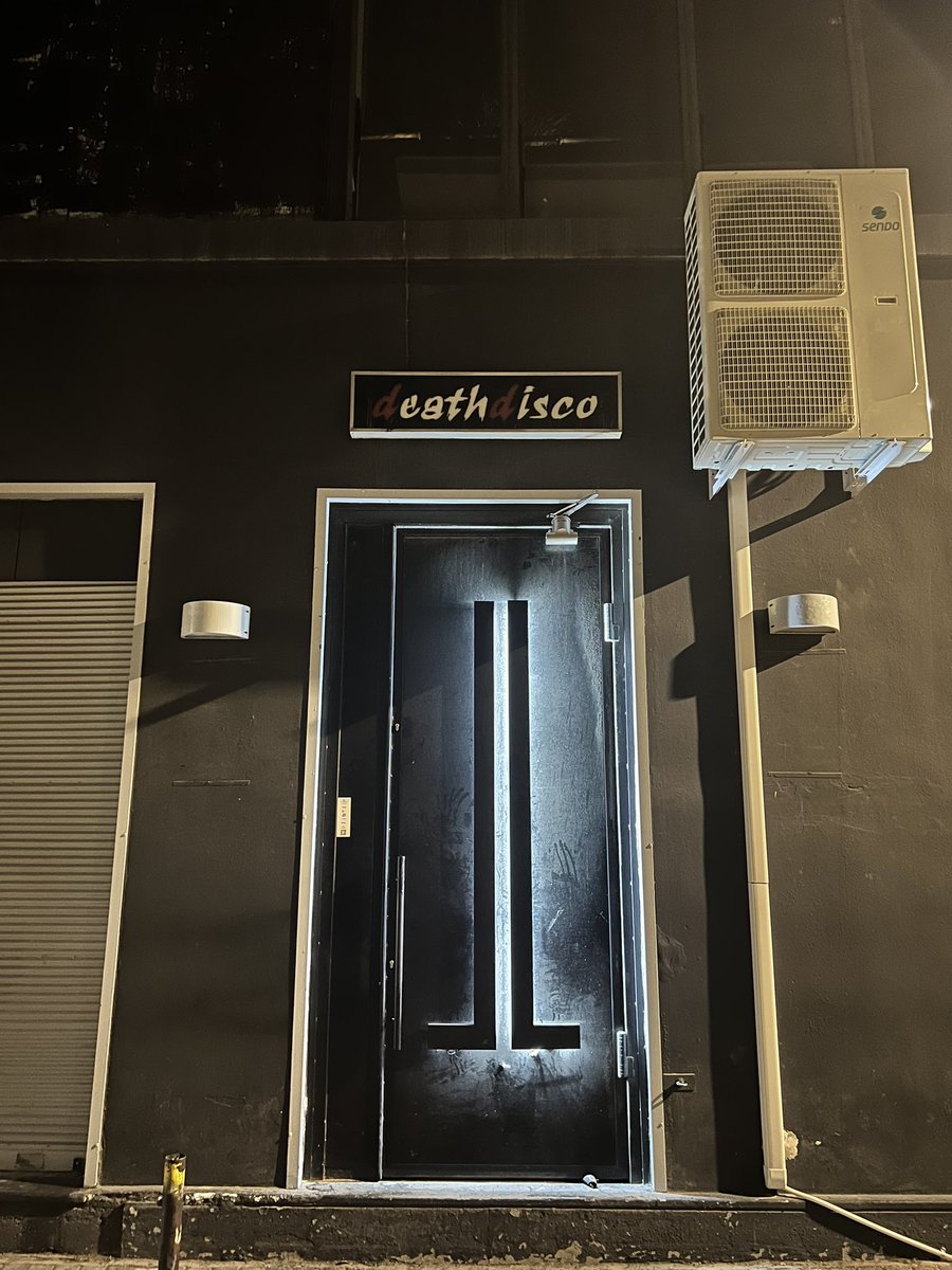 kommt jemand mit in die