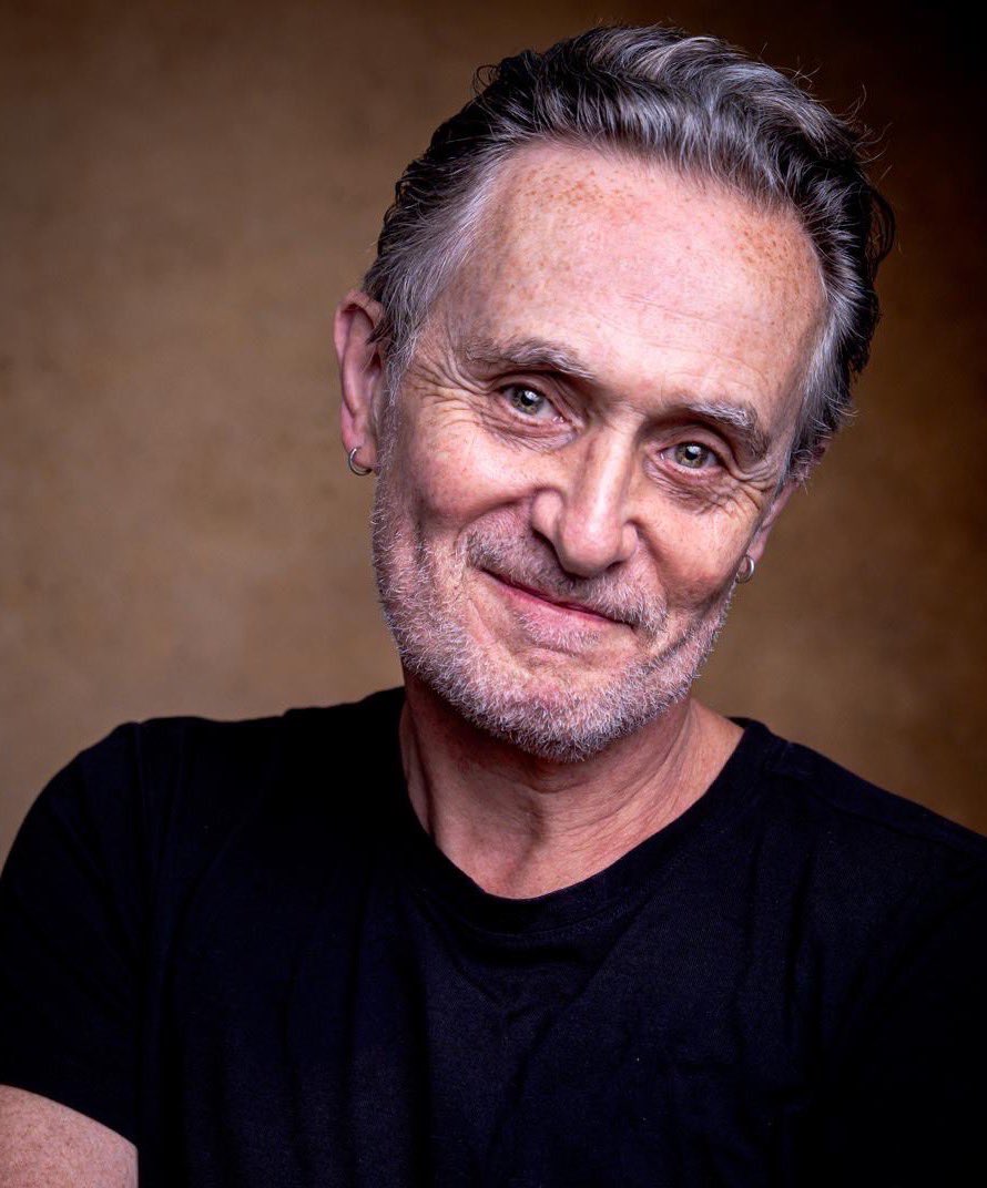 Congratulations to the whole company of THE ELEPHANT IN THE ROOM (but especially our gorgeous Ian Crowe) on a fabulous run <a href="/WaterlooEast/">WaterlooEast Theatre 💙 🏴󠁧󠁢󠁷󠁬󠁳󠁿</a> 👏🏼 
Excited to share news of Ian’s next project soon… 🎄