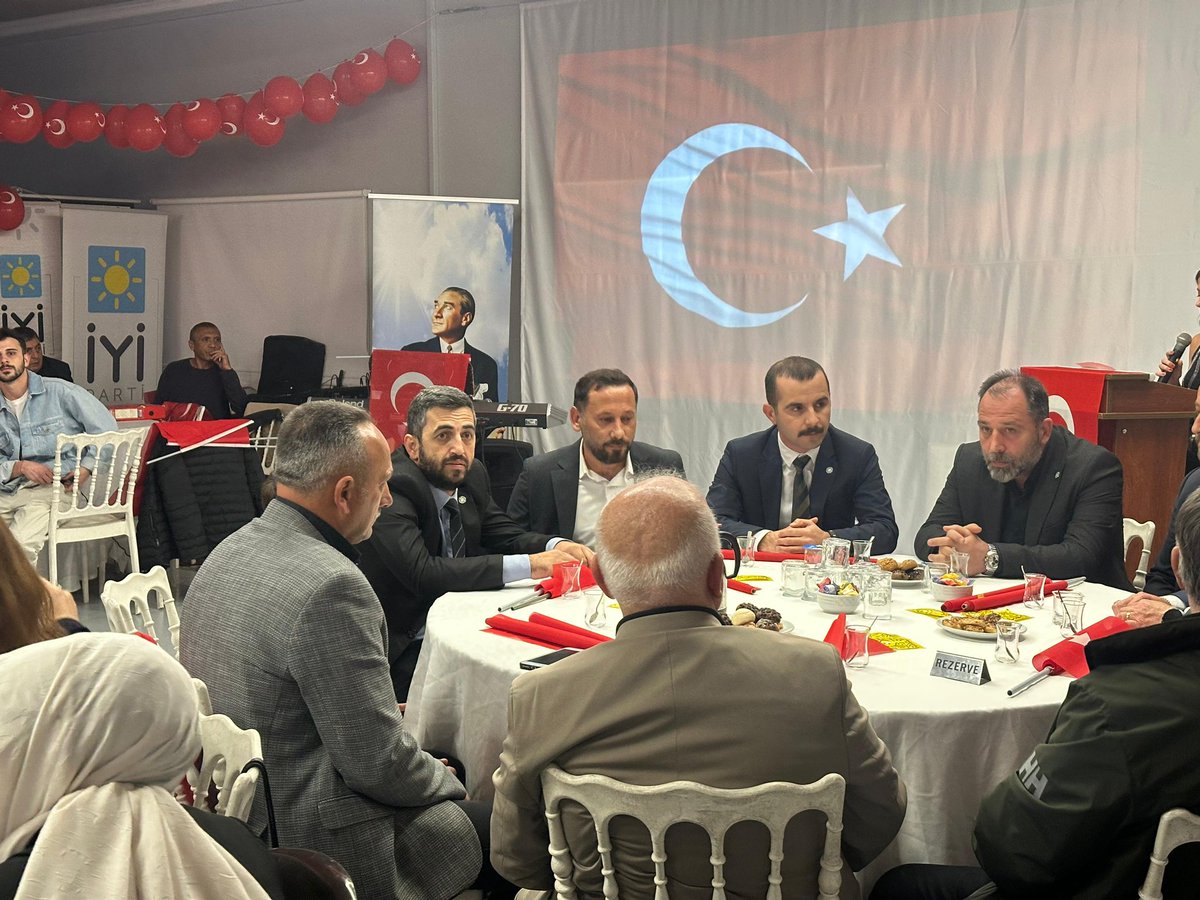 enestunca54's tweet photo. Cumhuriyetimizin 101. Yılını, İl Başkanlığımızın düzenlediği programda teşkilatlarımızla birlikte kutladık.

Ne mutlu Türküm diyene! https://t.co/fWqvK7n9tq