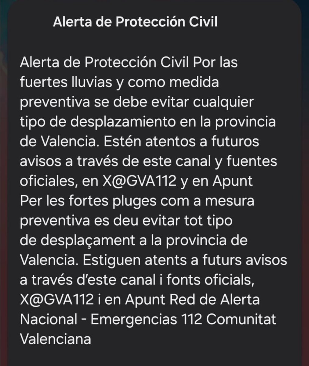 lobinhavih's tweet photo. Tá um vento nesse lugar uma chuva que até deu alerta da defesa civil
Medo 😰 https://t.co/YjCvW1xrwr