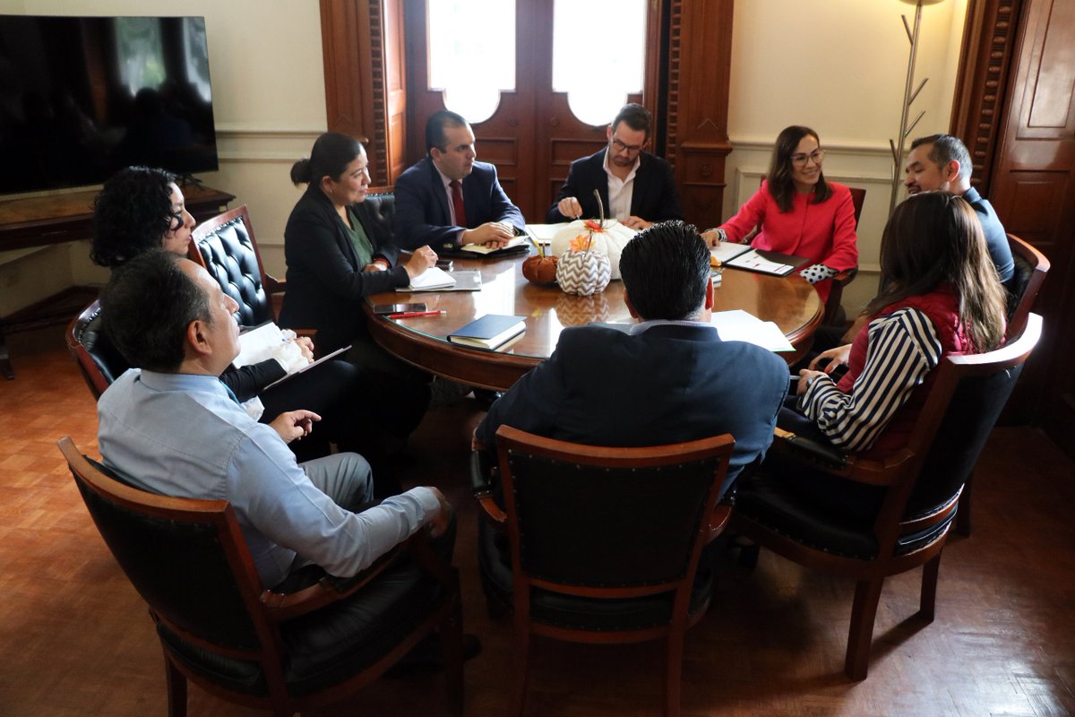 msilvaruiz's tweet photo. ✨Agradezco a Germán Caporal, Titular de la @CEEAVIGobPue, su disposición para generar canales y acciones de atención y prevención contra posibles violaciones de derechos humanos en nuestra administración municipal.

Estamos trabajando de la mano con el estado en la creación de la Dirección de Derechos Humanos, un proyecto que refleja el compromiso de @pepechedrauimx por una administración más justa y respetuosa de los derechos de todas y todos. #LaCapitalImparable