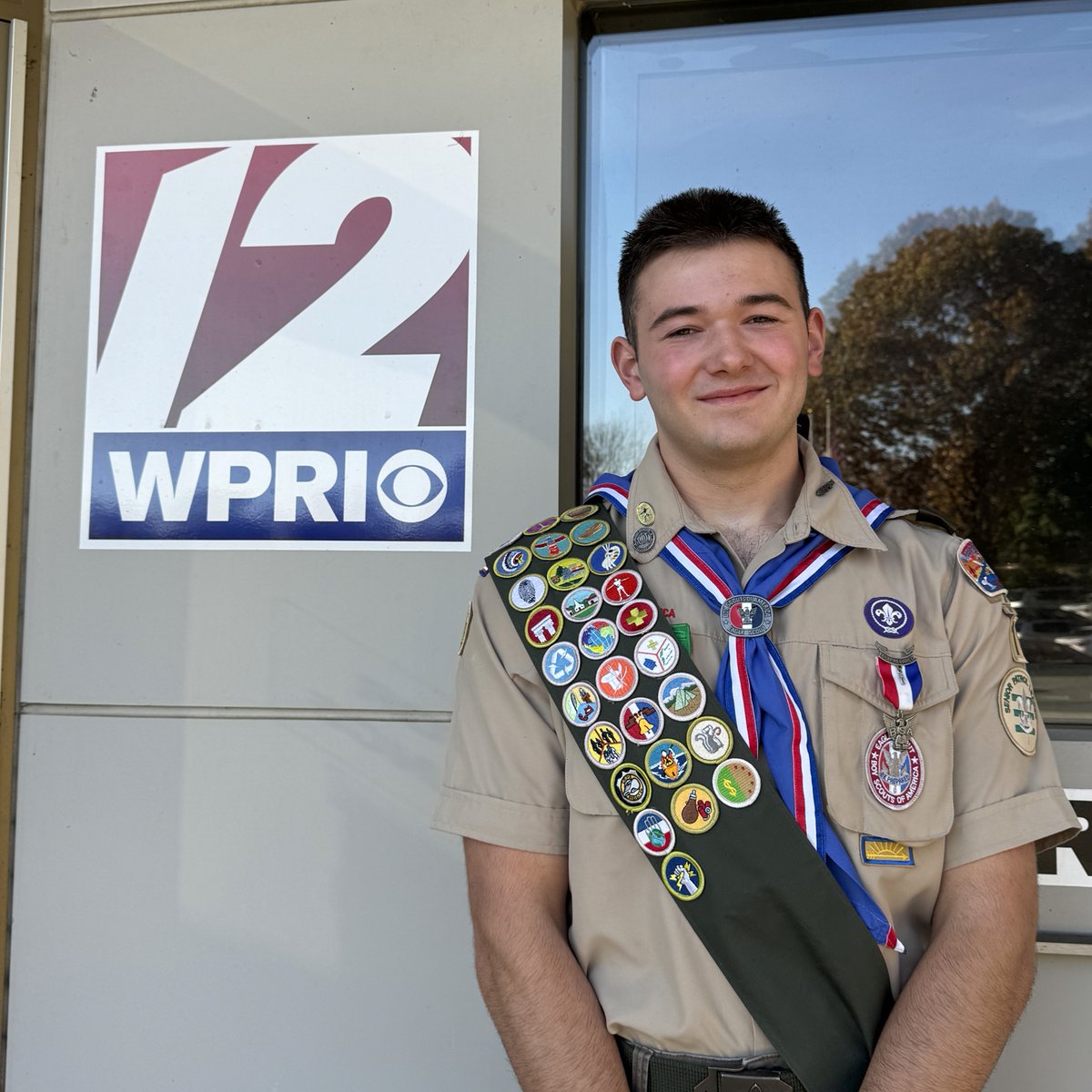 NewHarborGroup's tweet photo. Eagle Scout Jack Pardi joined @RIFoodBank CEO Andrew Schiff and host @WillGilbert1 on @wpri12's @TheRhodeShow to talk about this year’s "Scouting for Food" drive!

Scouts will collect donations in neighborhoods on Saturday, Nov 2, starting at 9 a.m.

📺: https://t.co/DDR3BCqvkw https://t.co/fEd5p7TyXZ