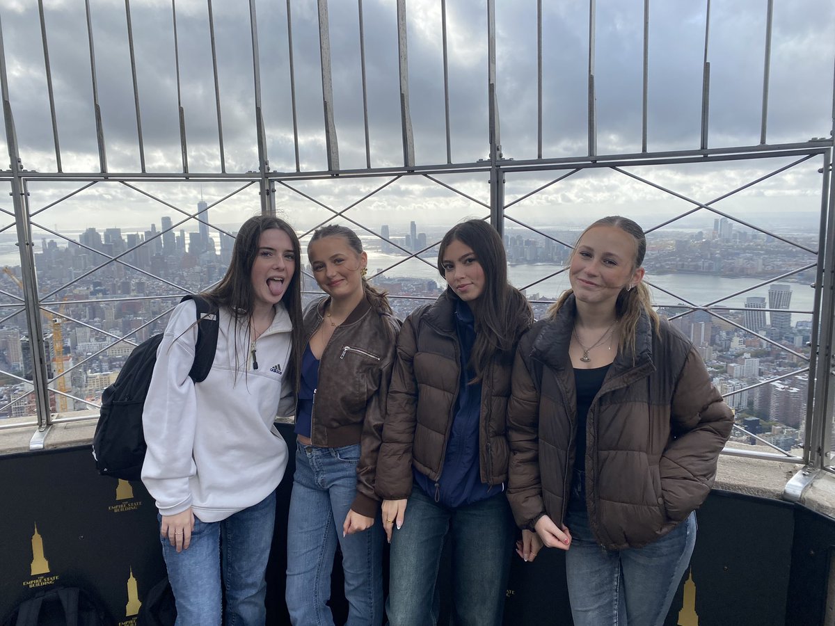HBKGeog's tweet photo. #HBKGeogontour at the Empire State Building https://t.co/yWQWvkDwu2