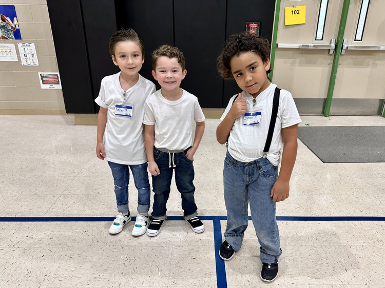 SchertzES's tweet photo. Some of our adorable kinder Panthers in their 50s attire celebrating the 50th Day of School. https://t.co/7EWoIeejtT