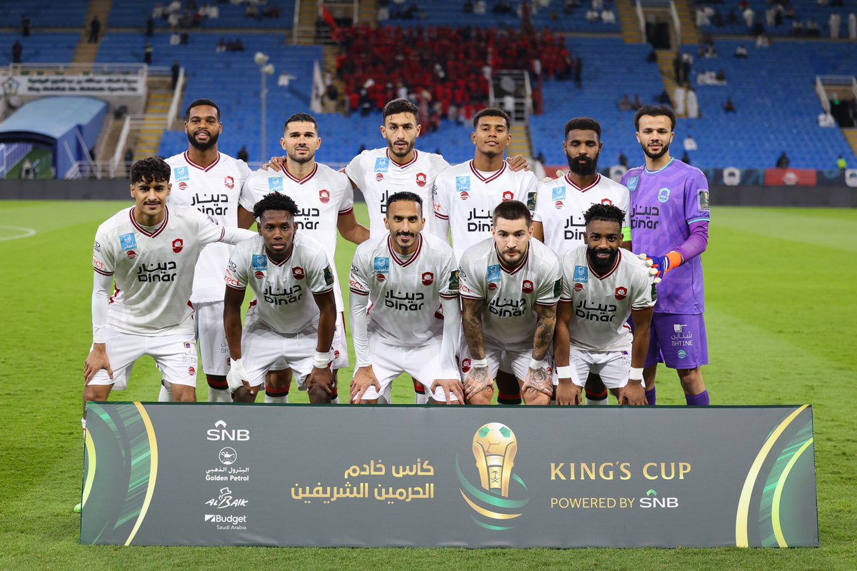 al9l7i15's tweet photo. مبروكين التأهل وبإذن الله القادم افضل ❤️ @alraedclub https://t.co/MHuSoLIXlt