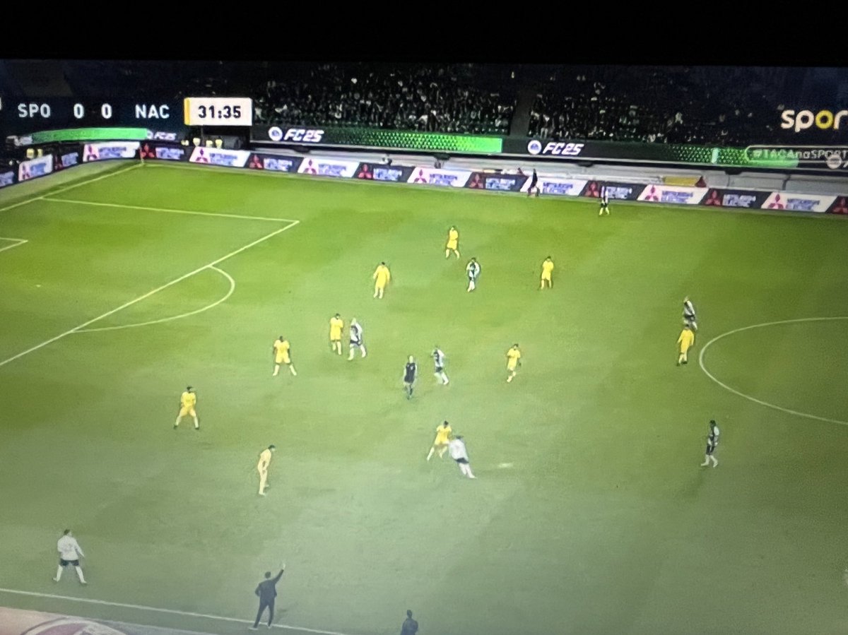 UTDFrost2's tweet photo. #ManagerWatch https://t.co/9Ey4e0fCti