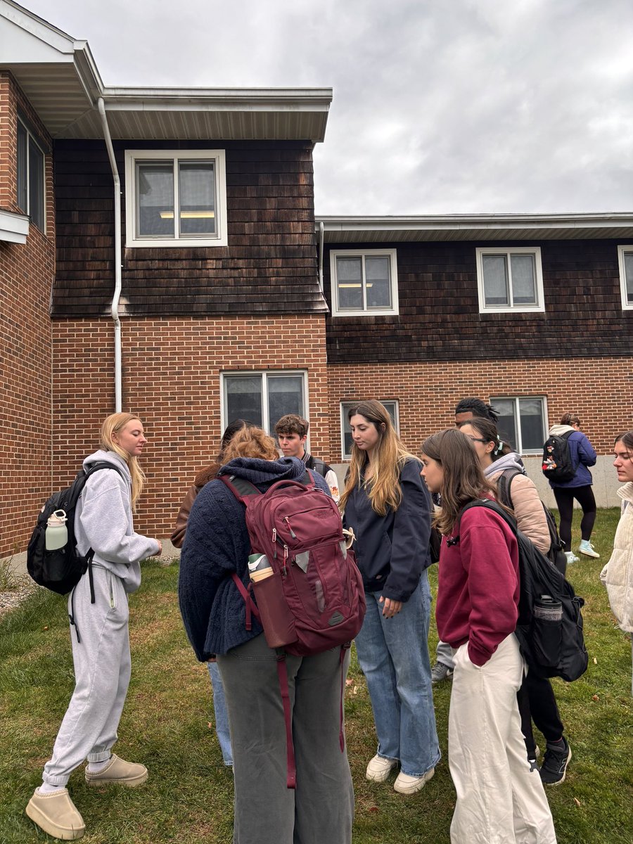 H2O_Soni's tweet image. This week’s #fieldfun photos. While I am away, my grad students offered to bring my class for @universityofri campus #hydrology tour. Many thanks #GeubrinaFajria, #KlaudiaNegyesi #NasimaYasmin #PradhanangLab #Stormwater #raingardens #detentionbasins #URITweets @uricels @URI_GEO