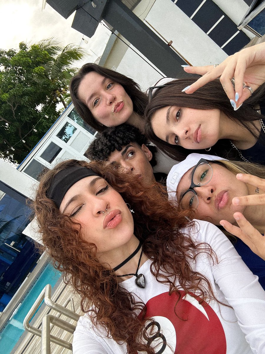 raineeelis's tweet photo. EL 30 DE OCTUBREEEE!!!💋💋💋 https://t.co/CHY4HAYNKU
