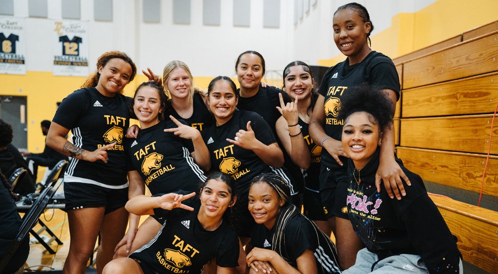 Taft College Athletics (@tcathletics_) on Twitter photo Meet the 2024-25 <a href="/TaftCollegeEdu/">Taft College West Kern Community College District</a> Women's Basketball team! 💛🖤🤍🐱
🏀 Season Preview athletics.taftcollege.edu/sports/wbkb/20…
🏀 Team Roster athletics.taftcollege.edu/sports/wbkb/20…
🏀 Schedule athletics.taftcollege.edu/sports/wbkb/20…
<a href="/CoachRomeo213/">Romeo Lagmay Jr</a> <a href="/Midwaydriller/">Midway Driller</a> <a href="/BVarsityLive/">BVarsityLive</a> <a href="/cvc_sports/">Central Valley Conference</a> <a href="/CaliJucoWbb/">CaliJucoWBB</a> <a href="/3C2Asports/">3C2A</a> Meet the 2024-25 <a href="/TaftCollegeEdu/">Taft College West Kern Community College District</a> Women's Basketball team! 💛🖤🤍🐱
🏀 Season Preview athletics.taftcollege.edu/sports/wbkb/20…
🏀 Team Roster athletics.taftcollege.edu/sports/wbkb/20…
🏀 Schedule athletics.taftcollege.edu/sports/wbkb/20…
<a href="/CoachRomeo213/">Romeo Lagmay Jr</a> <a href="/Midwaydriller/">Midway Driller</a> <a href="/BVarsityLive/">BVarsityLive</a> <a href="/cvc_sports/">Central Valley Conference</a> <a href="/CaliJucoWbb/">CaliJucoWBB</a> <a href="/3C2Asports/">3C2A</a>