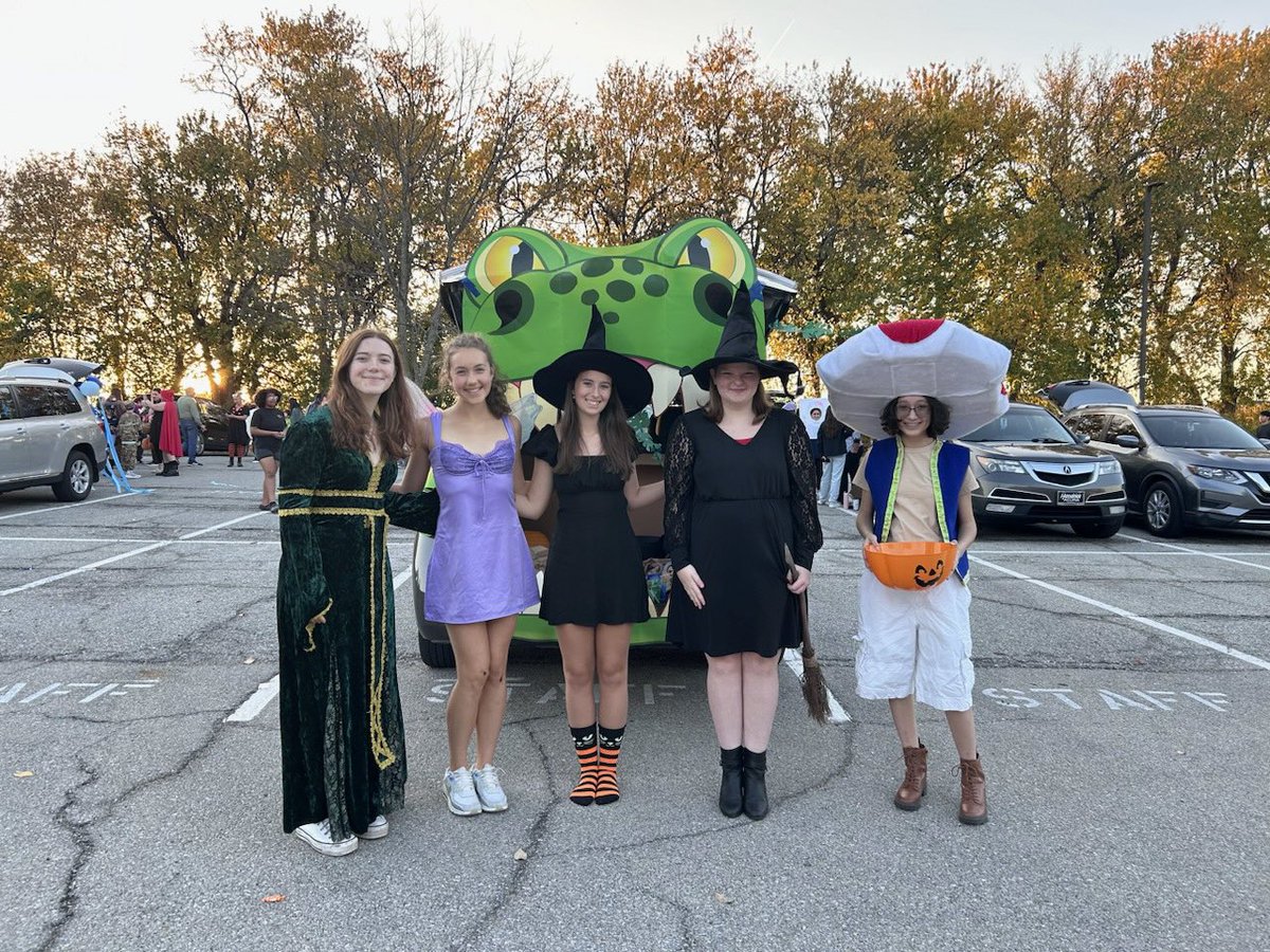 German Club students picked the theme Märchen(fairytales) for <a href="/olatheeastIPS/">Olathe East IPS</a> Trunk or Treat!
