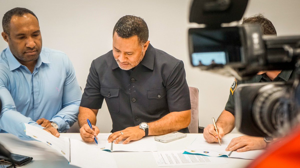 daditoka's tweet photo. MOA Signing Ceremony for StJohn Ambulance and NCDPHA to operate and station an ambulance service at Metoreia Health Centre. https://t.co/KLUt2ZrHzL