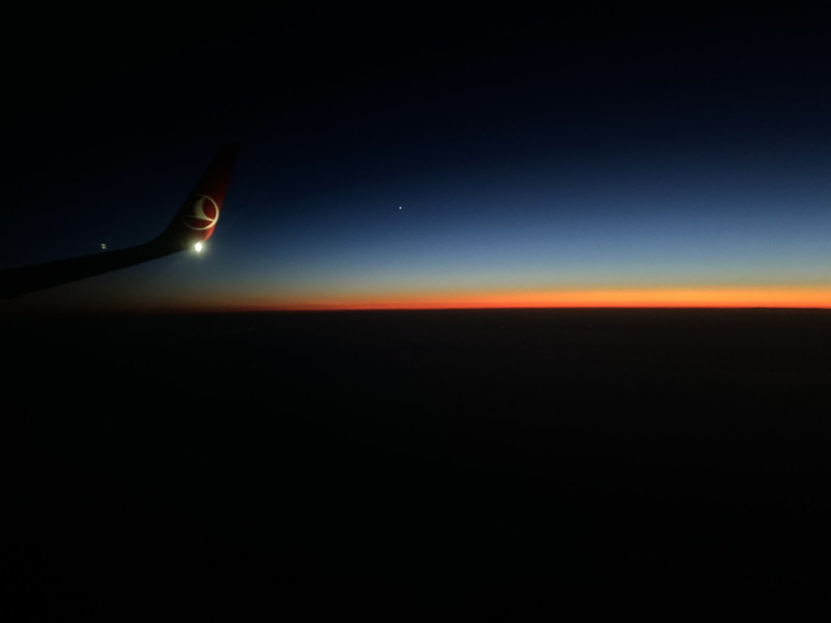 realistboyzz's tweet photo. beleş reklam panosu @TurkishAirlines https://t.co/LWnyyxgqIF
