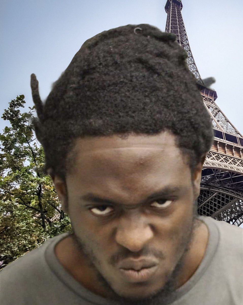 kgbfimo's tweet photo. AUJOURD’HUI MON COUSIN M’A RENDU VISITE JE L’AI EMMENÉ VOIR LA TOUR EIFFEL IL A KIFFÉ IL EST TROP HEUREUX #PetniTouristique #OuiOuiParis #HappyCousin https://t.co/C651n0rLYb
