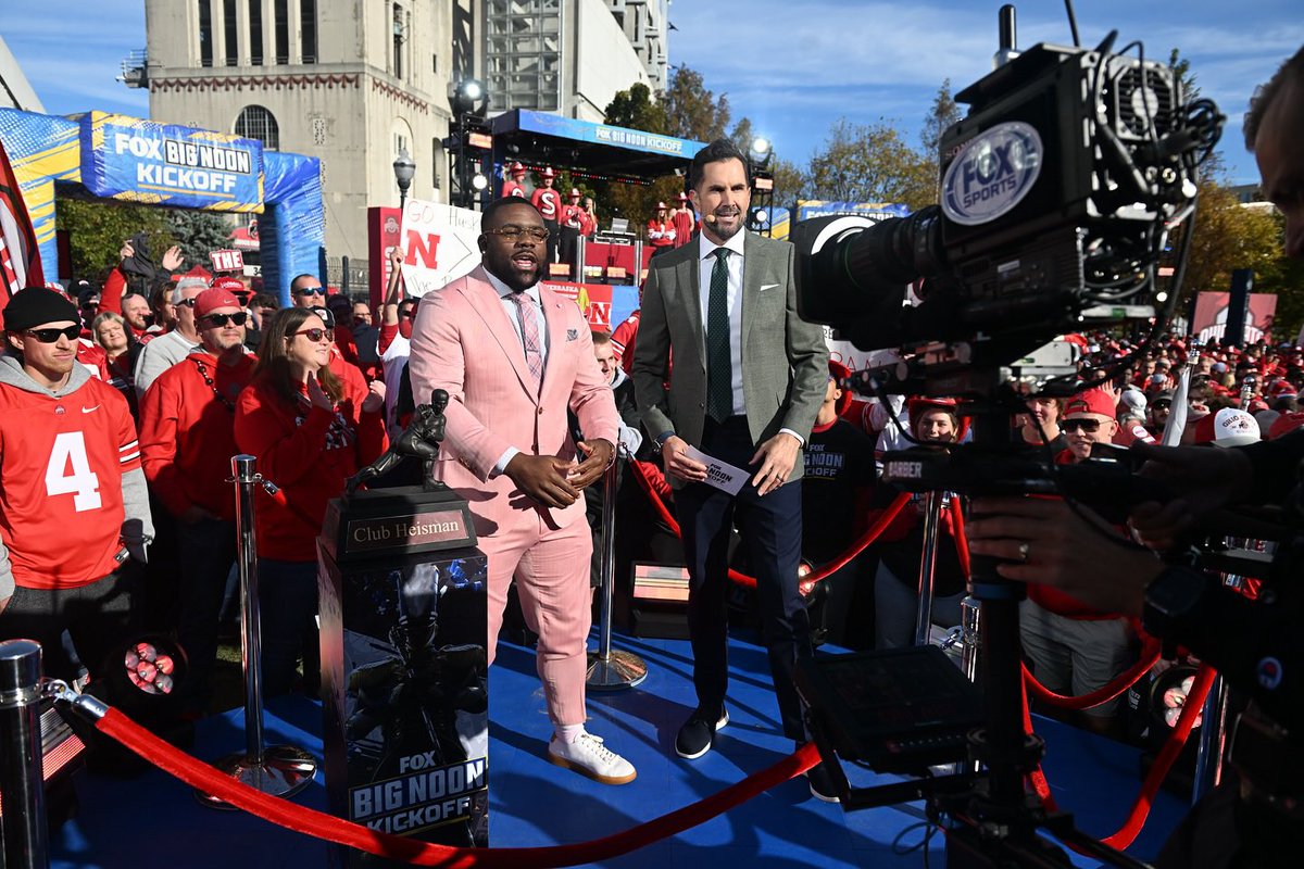 sotoandco's tweet photo. Week 9 of college football gave us some fantastic #SotoAndCo suits to marvel on @BNKonFOX 

Shoutout @MattLeinartQB and @markingramII for wearing them best! #CFBonFOX https://t.co/jdIsflT3Ep