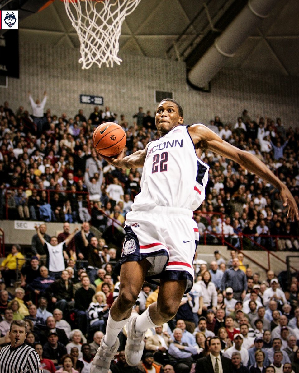 UConnMBB's tweet photo. He's a Husky for life 🫡 https://t.co/tYf0fkXEQN