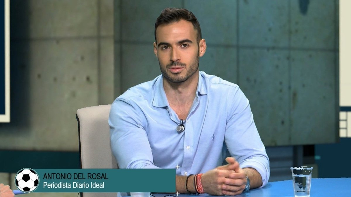 La pegada sigue salvando a la <a href="/U_D_Almeria/">UD Almería</a> de sus reiterados desajustes en defensa.
El debate de la portería, la #CopadelRey o el sistema de juego, objeto de análisis. <a href="/juanjito8/">Juanjo García</a> con <a href="/AntonioMtnzP/">Antonio Martínez</a>, <a href="/antoniodelrosal/">antoniodelrosal</a> y Joan Gázquez, 5 goles en <a href="/AcademiaUDA/">UD Almería B y Academia UD Almería</a>

youtu.be/Ub_WAWkxeNQ?si…