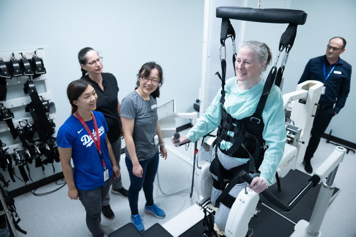 Fraserhealth's tweet photo. New robotic rehabilitation equipment at Queen’s Park Care Centre is helping patients on their rehabilitation journey, assisting with balance and walking as well as upper limb rehab.  

Learn more: https://t.co/3MjU7lNPS3 https://t.co/6ybyP47yew