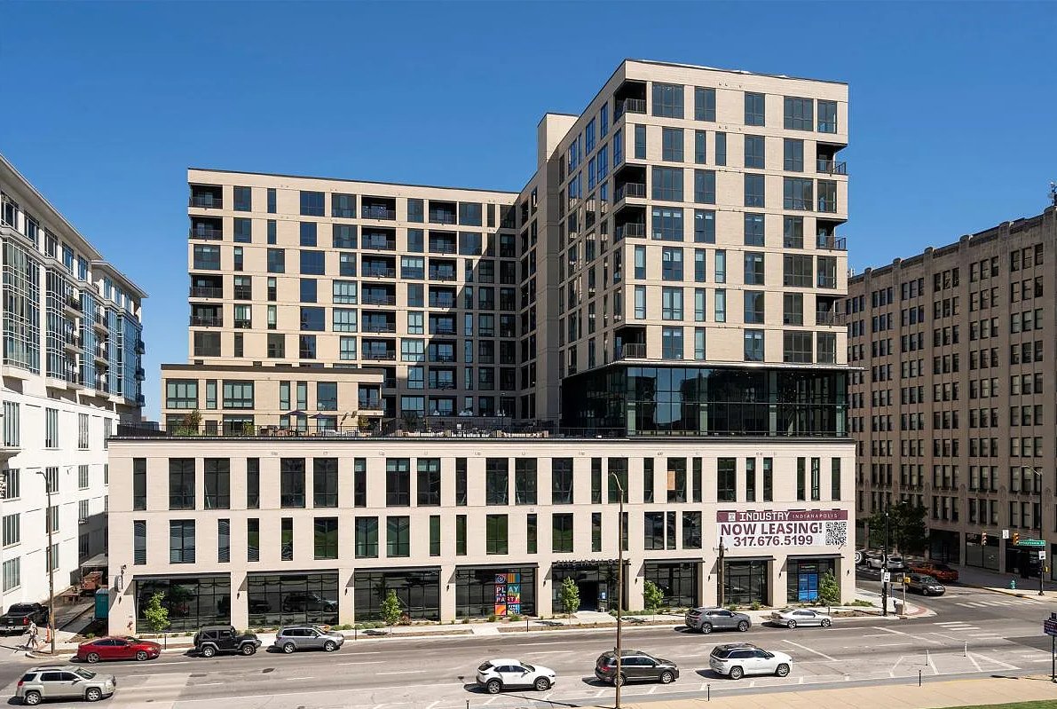 CrystalWindowCA's tweet image. Crystal Windows supplied 1,346 of our energy-efficient window and door units to the stunning 13-story Industry Indianapolis building—a luxurious mixed-use development in downtown Indianapolis. 🏙️

Visit the link in our bio for the full story!

#CrystalWindows