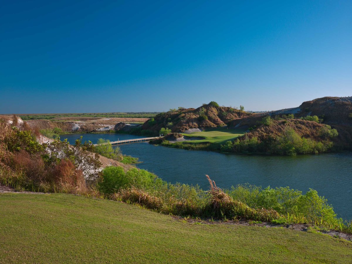 streamsong's tweet photo. Hole 7 at #StreamsongBlue is one of the favorite spots for a photo at Streamsong. Post your favorite pics of this hole and tag #Blue7 and weโll repost the best next week https://t.co/mXmCSYCo9d