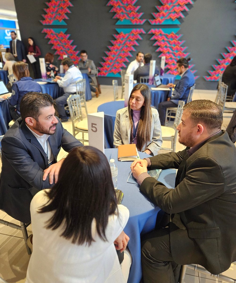 LPAJimenez's tweet photo. Hoy más de 100 empresas de #Guatemala #ElSalvador #Honduras #CostaRica #Panamá #EEUU #Mexico se reúnen en #BuildTheFutureGT 3ra. edición para promover la exportación de servicios en la región #BeyondExpectationsGT https://t.co/oRZ5d9z5F7