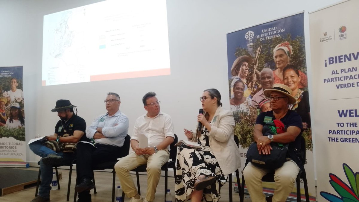 JuanPabloMorris's tweet photo. Fue un honor para mí moderar hoy el Panel “La Naturaleza como víctima del conflicto armado” en la serie #DialogoDeSaberes organizado por la @URestitucion en el marco de la #COP16Cololombia https://t.co/klt0lVwg7i