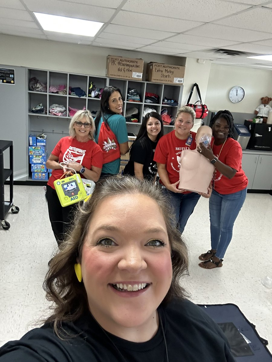 Katie Guzman (Warnick) tweet media