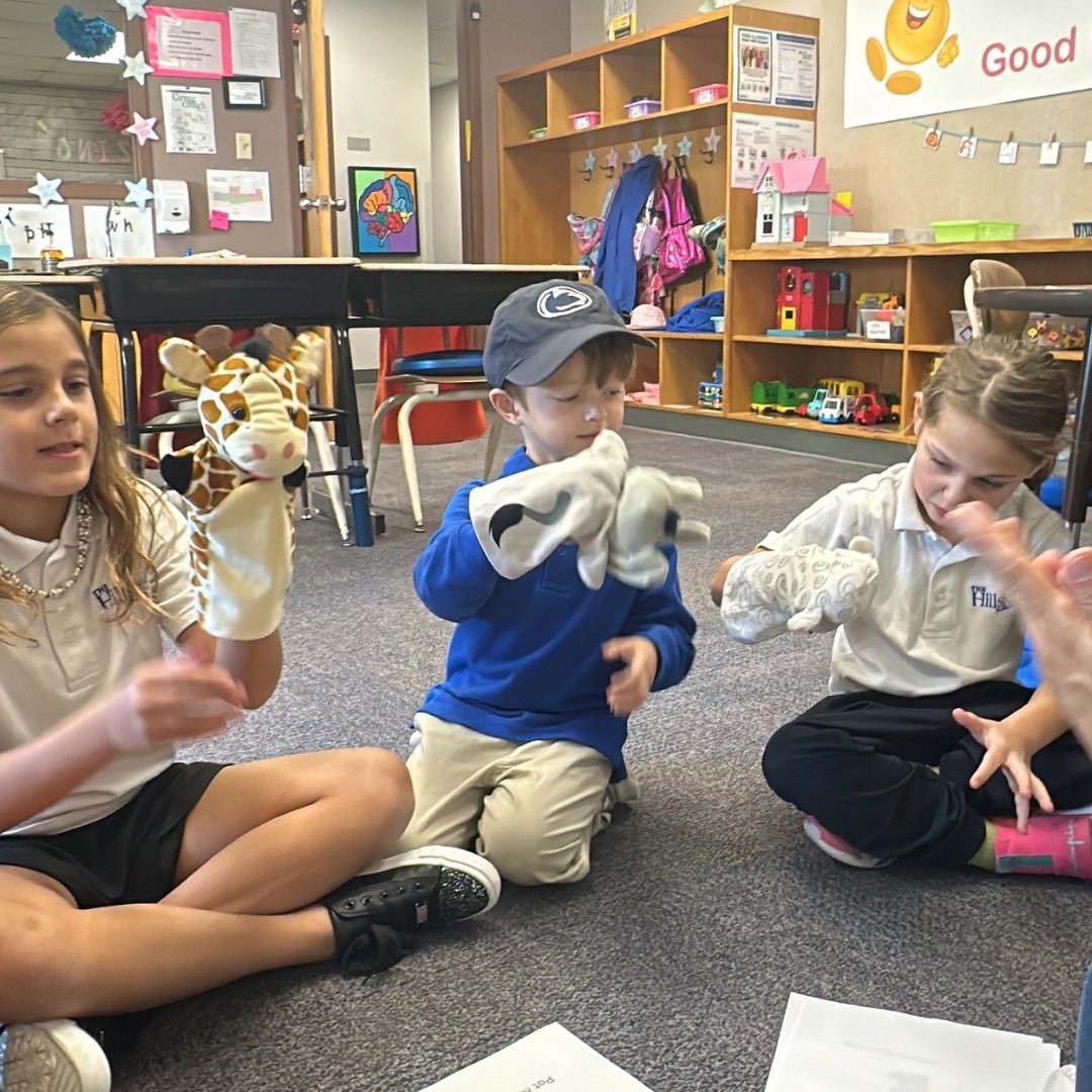 HillsideLV's tweet photo. 🦒Reading using puppets?! Mrs. King's class has been busy reading this 'Read October' in a fun and innovative way 💙📚

#hillsideschool #readmorebooks #LDMonth #ReadOctober https://t.co/V1ERxQKD54