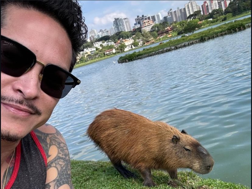 O <a href="/mrEricHernandez/">E-Panda</a> cara! 
Sério não dá com ele!! 

Hahahahah ele é diferenciado! Com todo respeito <a href="/EpandaBrasil/">EpandaBrasil</a> 🤭