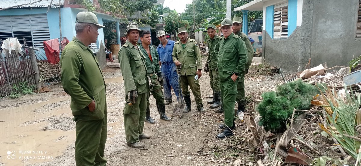 Islarebelde1959's tweet photo. @EjrcitoOrienta1 Los Santiagueros plenamente comprometidos con nuestros hermanos guantanameros. https://t.co/jfUTVFxzo0