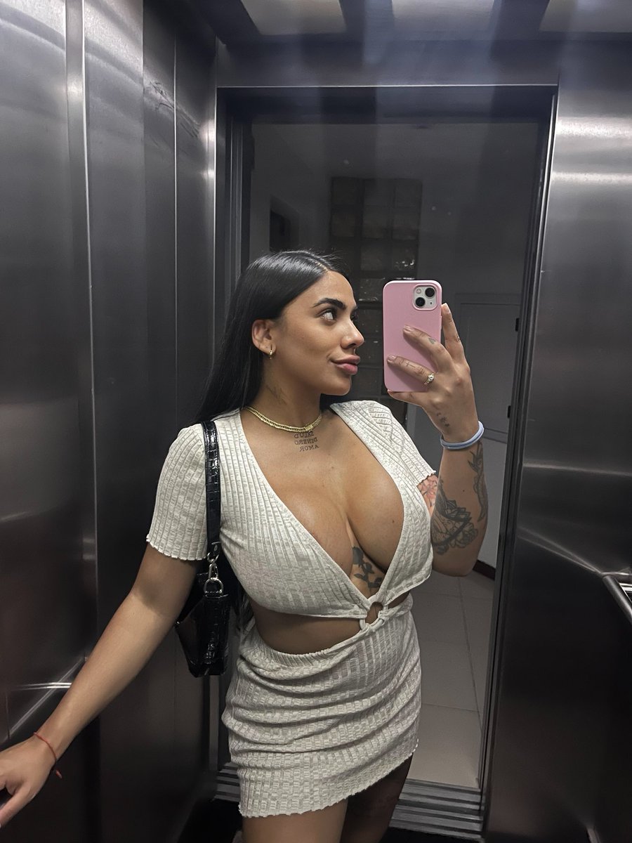 latinmodelOF's tweet photo. Your goddess of the findom! https://t.co/rhhH4Dtikt