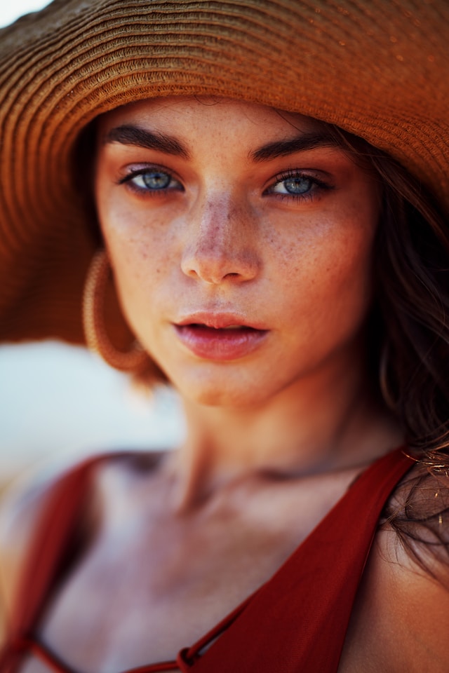 Beauty19960's tweet photo. Sun-kissed and stunning! 🌞👒 Protect your skin's natural glow with the right SPF and hydration routine this summer. Because healthy skin is always in style! 💧 #SkincareSunday #GlowUp https://t.co/JLZhwhdqXZ
