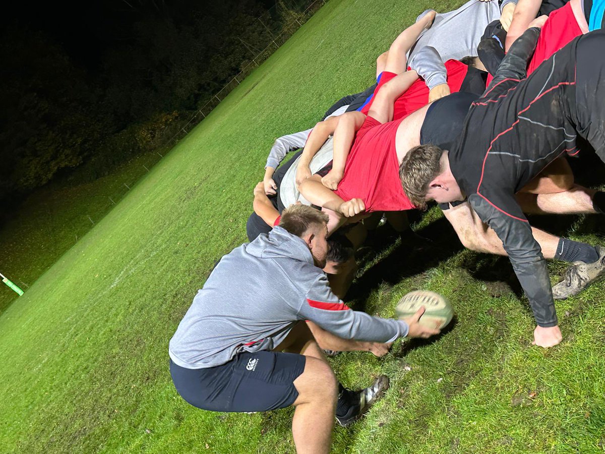 AbercynonRFC's tweet photo. 🏉 A big thank you to @Garynphillips8 for taking a training session with our youth team this evening!

Plenty of things learned which will certainly be used going forward.

Thanks, Garyn, for the time you give to supporting our teams to be the best they can 🤝🏻

#Ymlaen https://t.co/2JaCZTwOu1