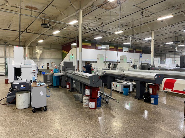 HiLanden's tweet photo. Found an Amish-owned shop running modern CNC machines and pallet changers, all powered by 1,200 rpm natural gas generators https://t.co/vWh2NVJTxr
