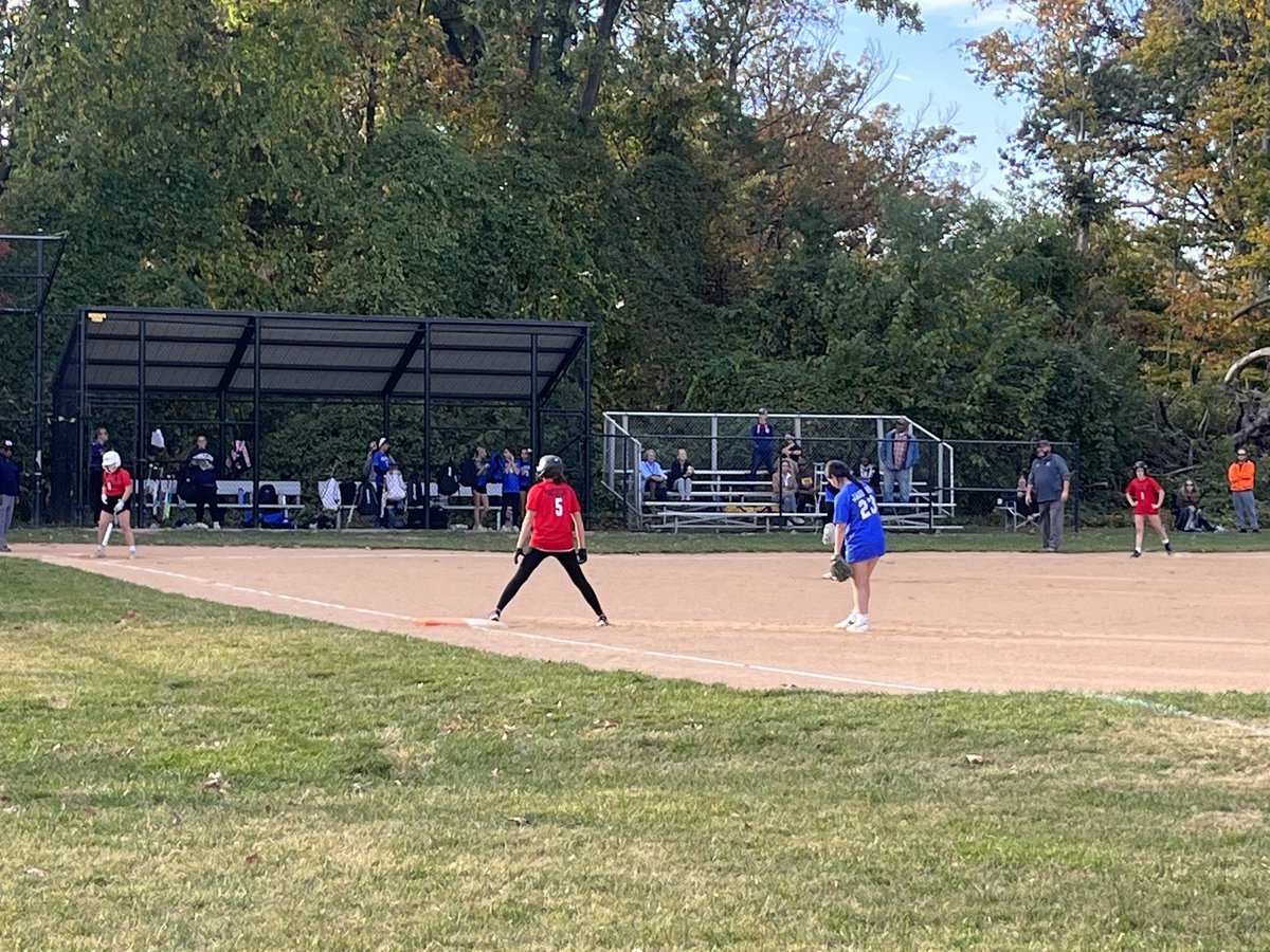 Today wrapped up our Fall season and ended on a high note with both XC teams winning their meets. 
Giris 🏃‍♀️ finish 5-0
Boys 🏃‍♂️ 4-1
Giris  🥎 won 18-1 finishing 5-0
Boys 🥎 won 20-8 and 5-0 

Proud of all of our student-athletes!

<a href="/Pyle_Principal/">Chris Nardi</a> <a href="/MCPSAthletics/">MCPS Athletics</a>