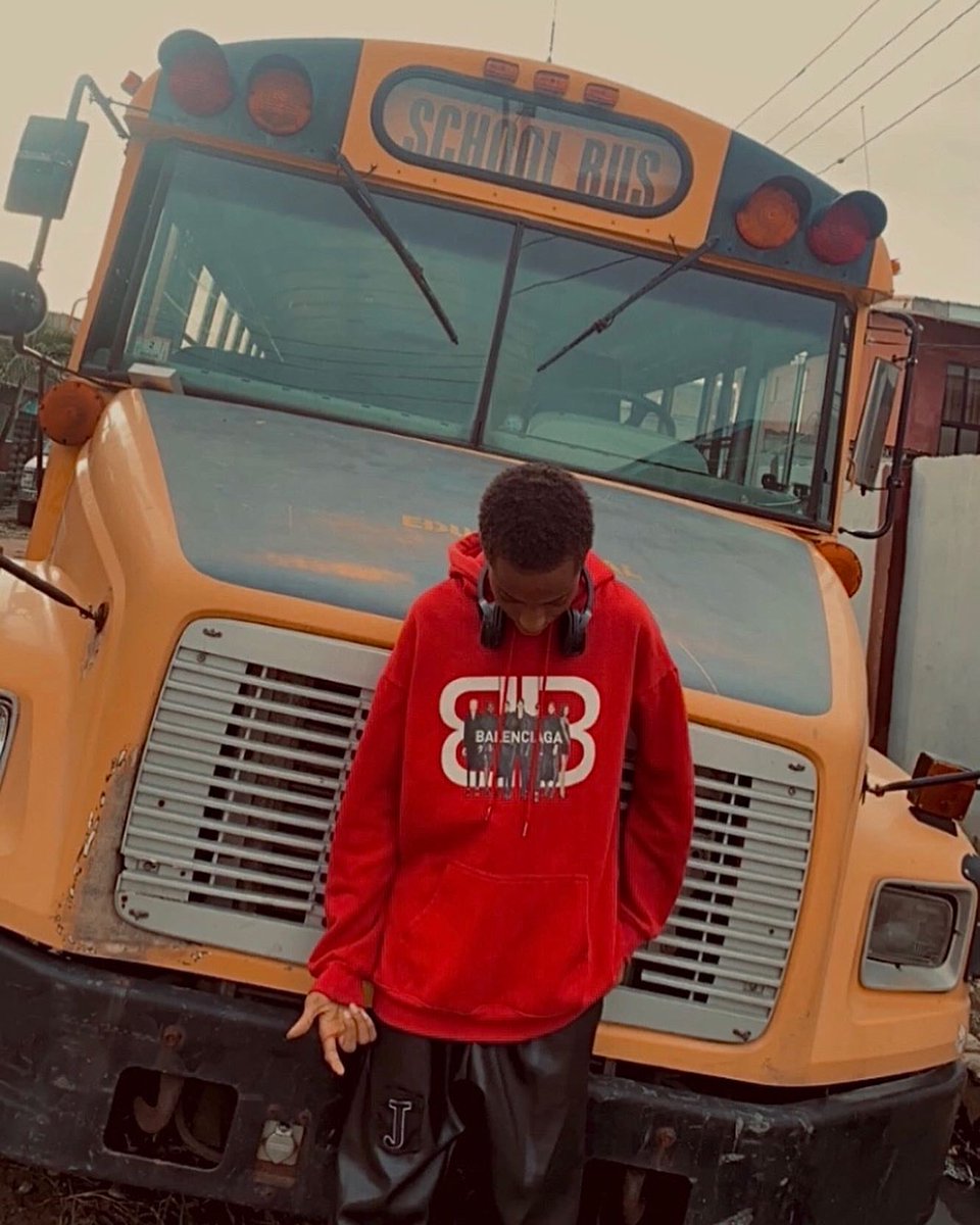 trap_like_kris's tweet photo. New month ft new music 🎧🔊 = another banger 💥🔥🚀🚀🚀 #explore #explorepage #newmusic #traplikekris https://t.co/I3xhFSHKEI