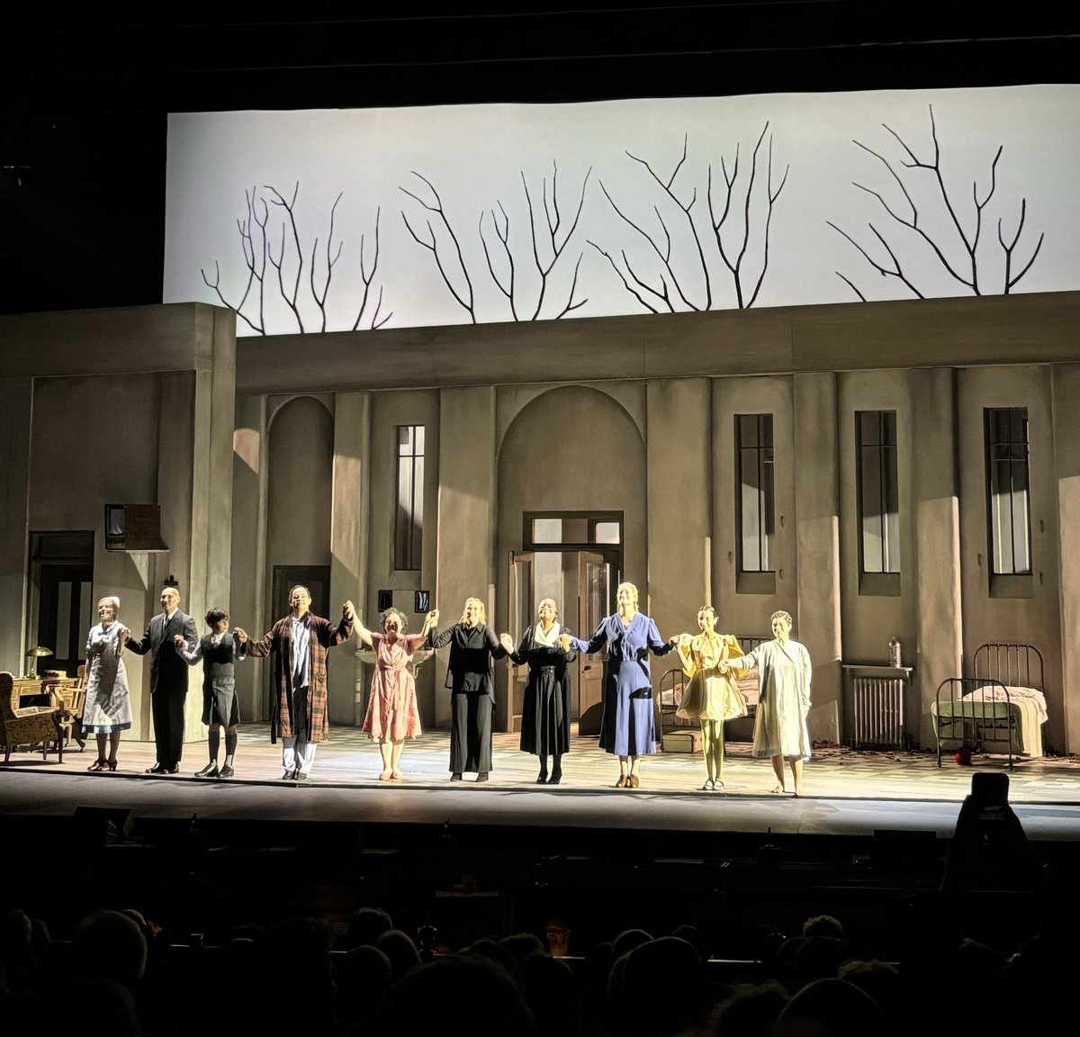 Jason Groves tweet media