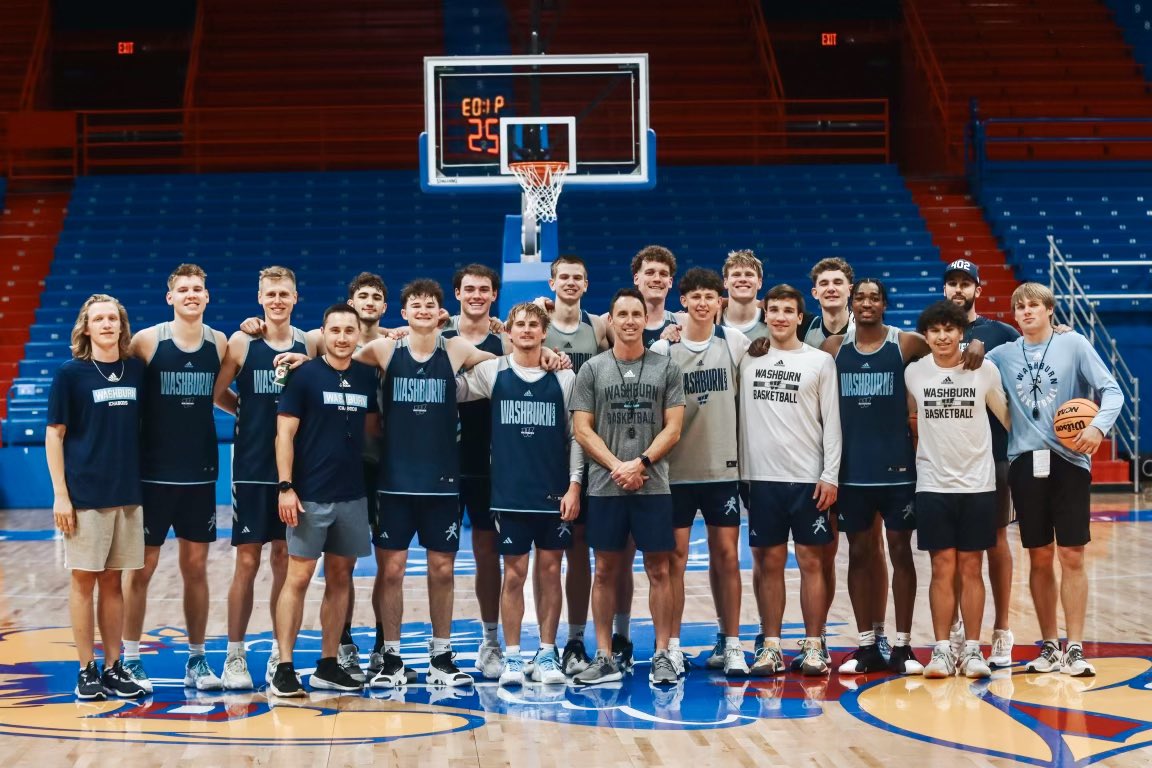 CoachBBallard's tweet photo. Excited to coach this squad in the mecca of college basketball tonight! #GoBods https://t.co/VEY1VUHoNs