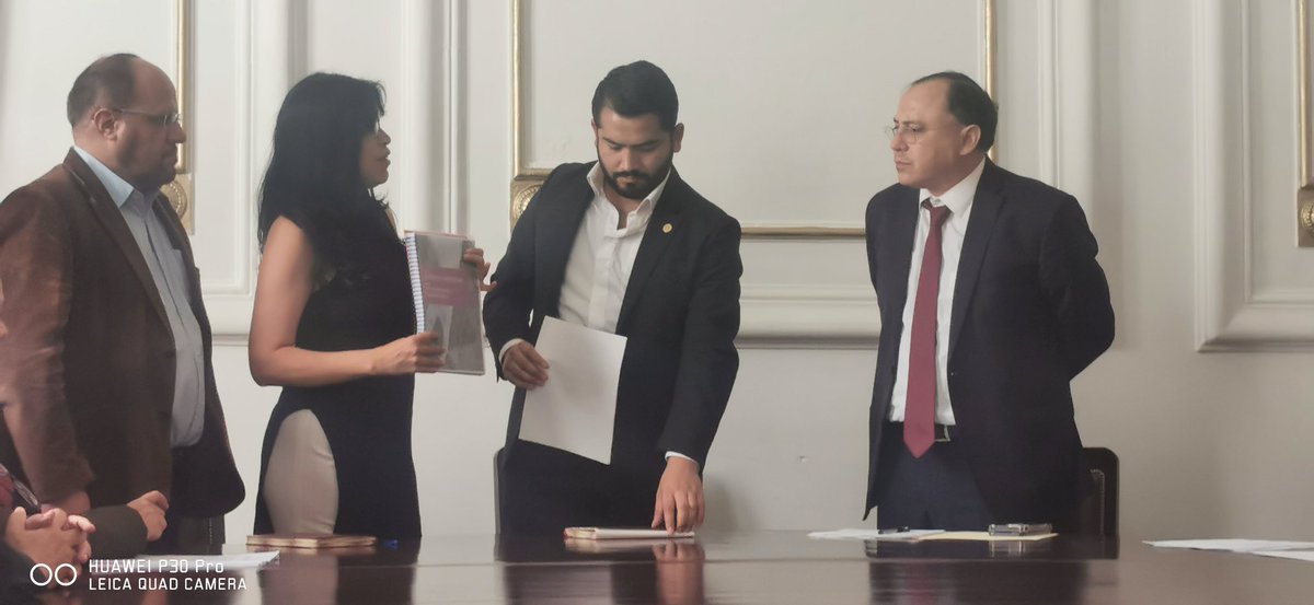 abpensil's tweet photo. Acudimos al Congreso de la Ciudad para hacer entrega de documentos trabajados para ir viendo entre otros temas importantes con respecto al @INVICDMX el presupuesto 2025, por el Derecho al suelo y Derecho Humano. @CAlejandrocc @EmilioGuijosa1 @VillanuevaVa_ @IntiMunoz https://t.co/CzS3sbAVUt