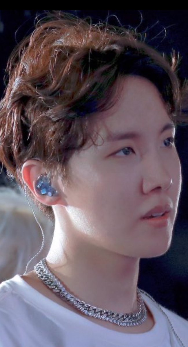 Adri_Hopeworld's tweet photo. I vote for #JHOPE for #TOP100KPOPDANCERS
#BEST_DANCER
#DANCE_LEADER
#CHOREOGRAPER
#TEACHER_OF_DANCE_MOVES https://t.co/Nr2wqC4Df0