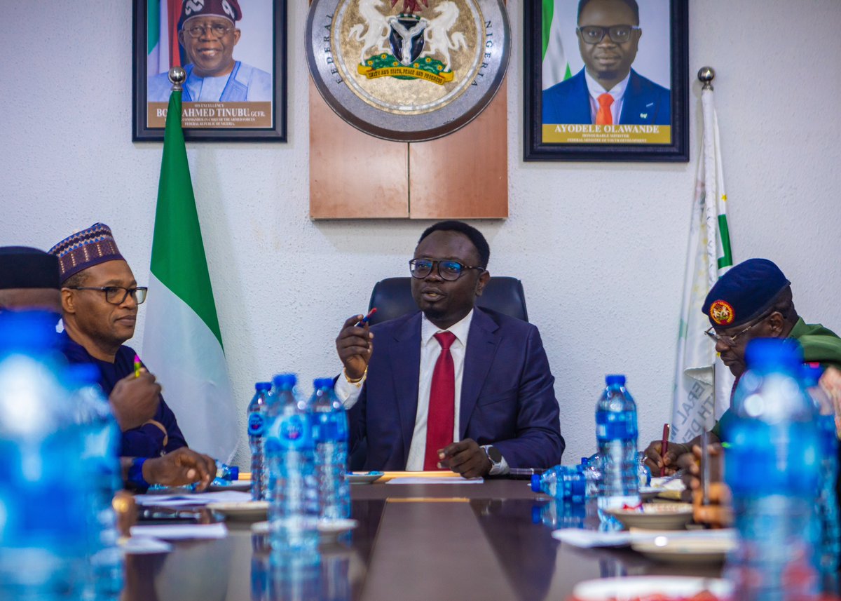 ayowisdom_'s tweet image. Today, I held my maiden meeting with top management of the Ministry of Youth Development, including the Permanent Secretary, Mr. Olubunmi Olusanya; Directors of the Ministry; Director General of NYSC, Brig. Gen. YD Ahmed; and the Director General, CLTC, Mr. Adesoji Eniade.…