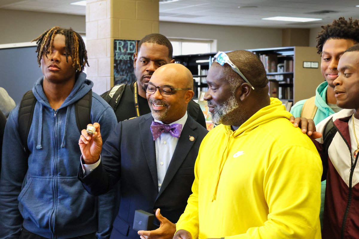 FortBendISDSupt's tweet photo. Today, while visiting the Marshall Buffalos, home of the nine-time state champions, I had the honor of receiving an incredible surprise—a championship ring from the @FBMarshallTrack team! Earlier this year, Marshall made history with its third consecutive state title, showcasing the hard work, talent, and dedication that defines the Buffalos. 

Thank you @MHS_Buffs for making me part of this extraordinary team. Proud to celebrate this achievement with all of you! #FBISDProud #LeadthePAC