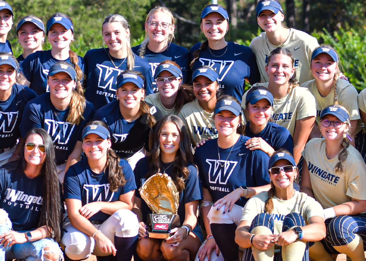 Wingate Bulldogs (@wu_bulldogs) on Twitter photo Picking up major hardware!
@WingateSoftbal’s Ragan Liles collecting her <a href="/NFCAorg/">National Fastpitch Coaches Association</a> Gold Glove Award after being named the top defensive 3rd baseman in all of <a href="/NCAADII/">NCAA Division II</a>
In 60 games Liles piled up a team-high 83 assists to go along with 64 putouts, committing just 1 error! Picking up major hardware!
@WingateSoftbal’s Ragan Liles collecting her <a href="/NFCAorg/">National Fastpitch Coaches Association</a> Gold Glove Award after being named the top defensive 3rd baseman in all of <a href="/NCAADII/">NCAA Division II</a>
In 60 games Liles piled up a team-high 83 assists to go along with 64 putouts, committing just 1 error!
