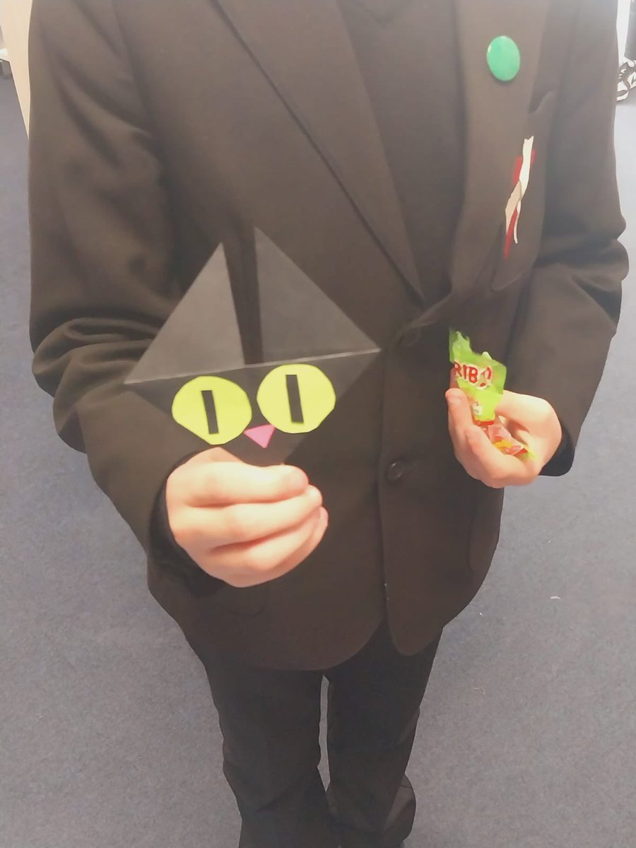Our spooktacular #LiteracyLeaders organised a Halloween event today in the library that really put the the BOO into bookish crafting #readingschools #rrsa #article31 #bepartofit 👻💀🎃🐈‍⬛ <a href="/BraesENG_MEDIA/">Braes English&Media</a>