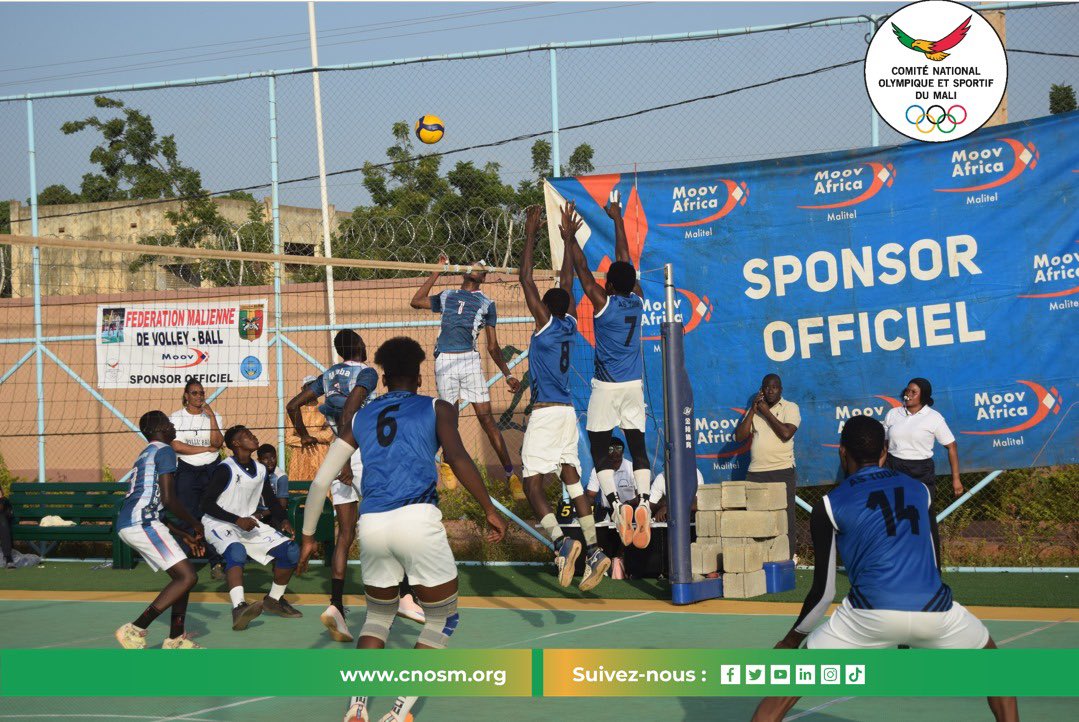 CnosmM's tweet photo. #volleyball
33ème Edition du Championnat National de Volley-Ball. Pour cette édition, l’Association sportive des 1008 logements a remporté la coupe face à l’AS Commune IV battue par le score d 3 sets à 0. https://t.co/Etx6ivn02l