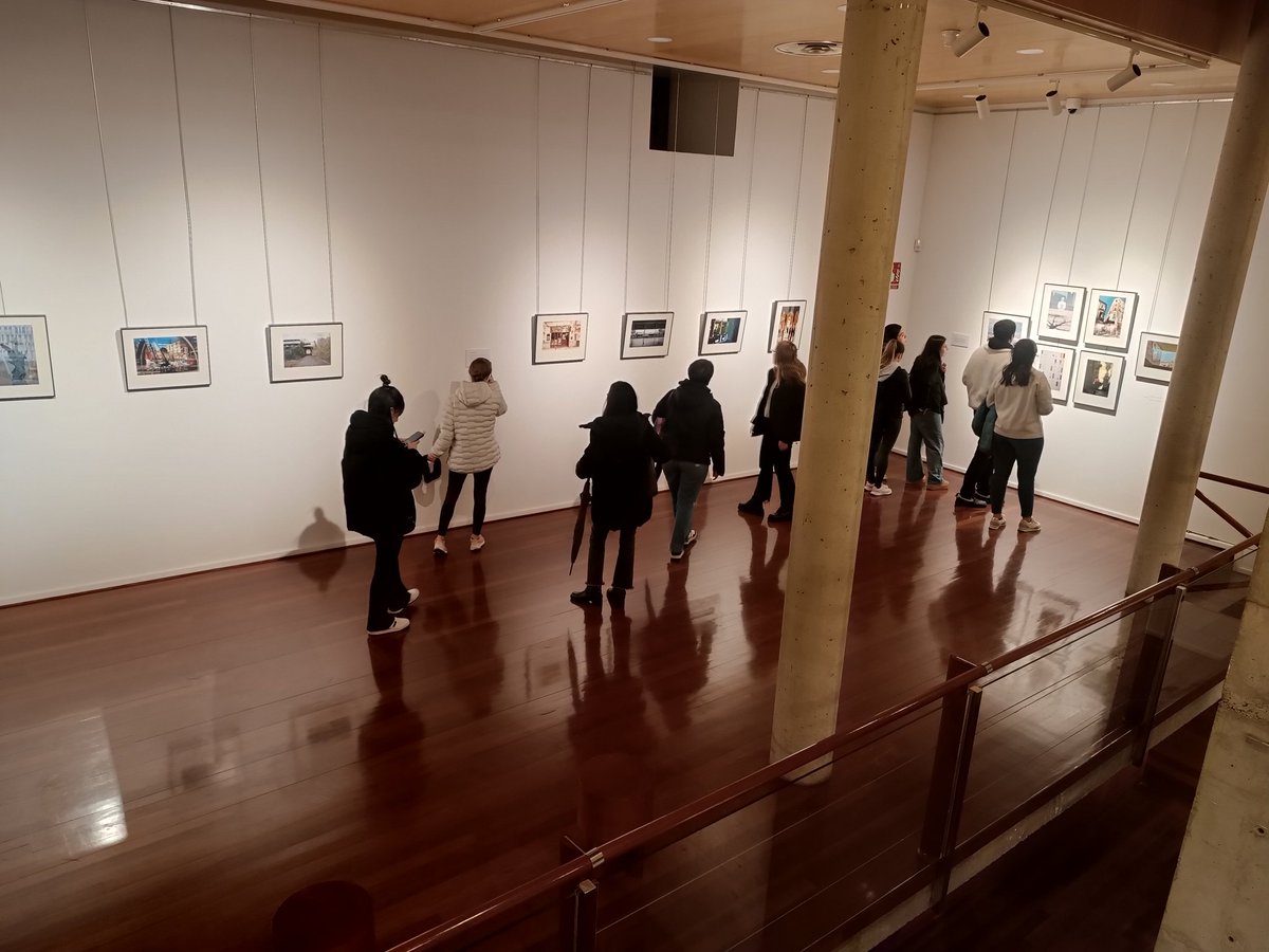 proyectognis's tweet photo. Hoy visitamos la expo #laciudadviva @es_RSF @Ayto_Soria con los alumnos de #didacticadelaobradearteylosmuseos @UVa_es @CampusdeSoria #heritagethinking #proyectoignis https://t.co/lbp0vL4NSP