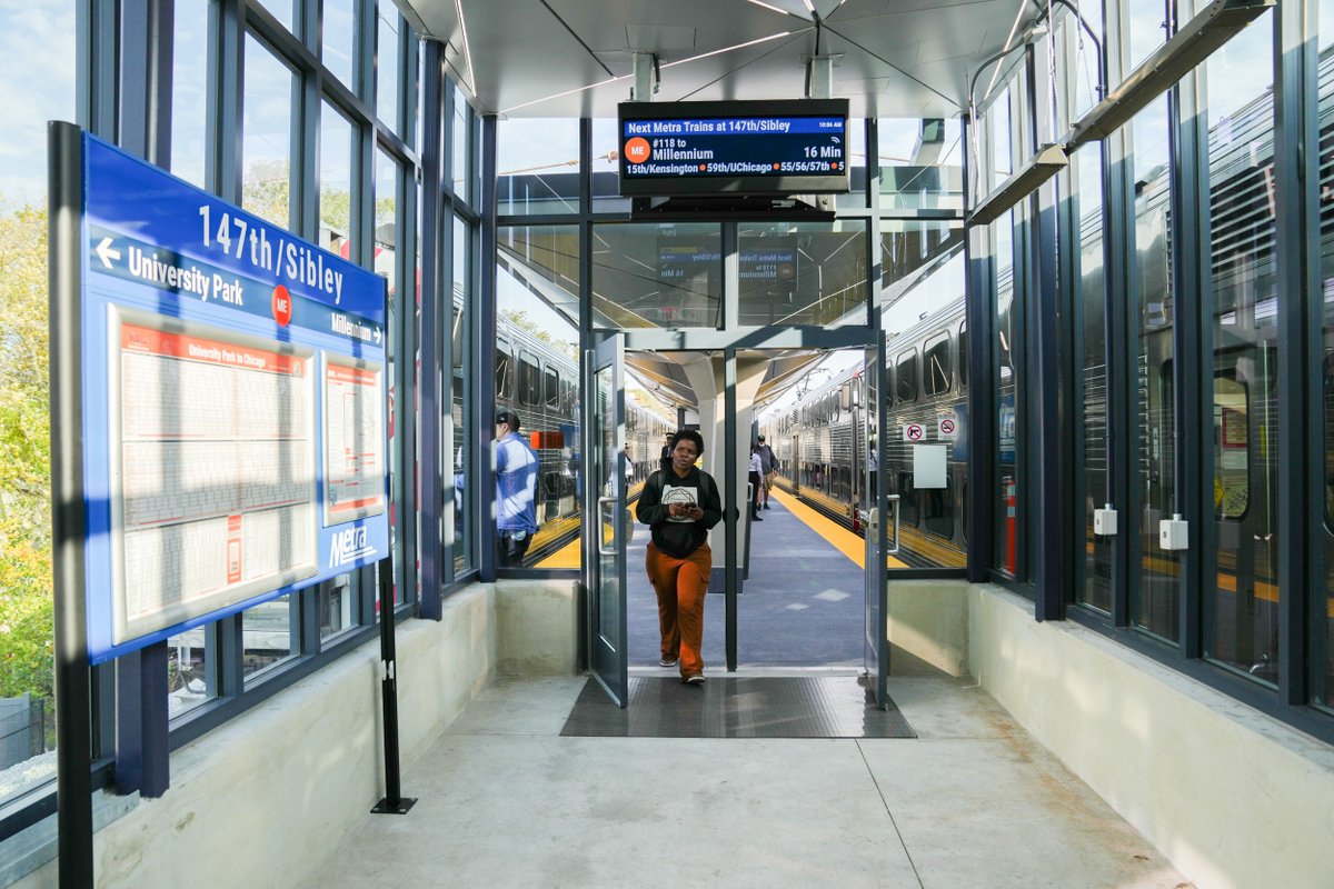 Metra's tweet photo. Today, Oct. 29, 2024, Metra joined state and local officials in celebrating the reopening of the 147th Street/Sibley Boulevard Station on the Metra Electric Line in Harvey. https://t.co/oZIzAMm5c3