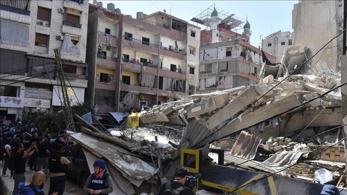 SIN24Horas's tweet image. Al menos ocho muertos en un bombardeo israelí contra localidad libanesa de Safarand. #NoticiasSIN #Muertos #Localidad #Bombardeos #Guerra 

Más detalles en nuestro periódico noticiassin.com

noticiassin.com/al-menos-ocho-…