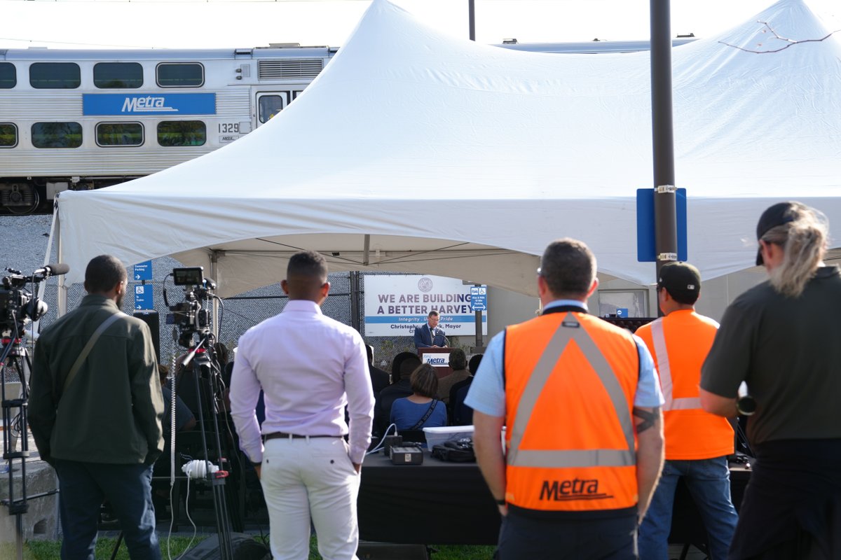 Metra's tweet photo. Today, Oct. 29, 2024, Metra joined state and local officials in celebrating the reopening of the 147th Street/Sibley Boulevard Station on the Metra Electric Line in Harvey. https://t.co/oZIzAMm5c3