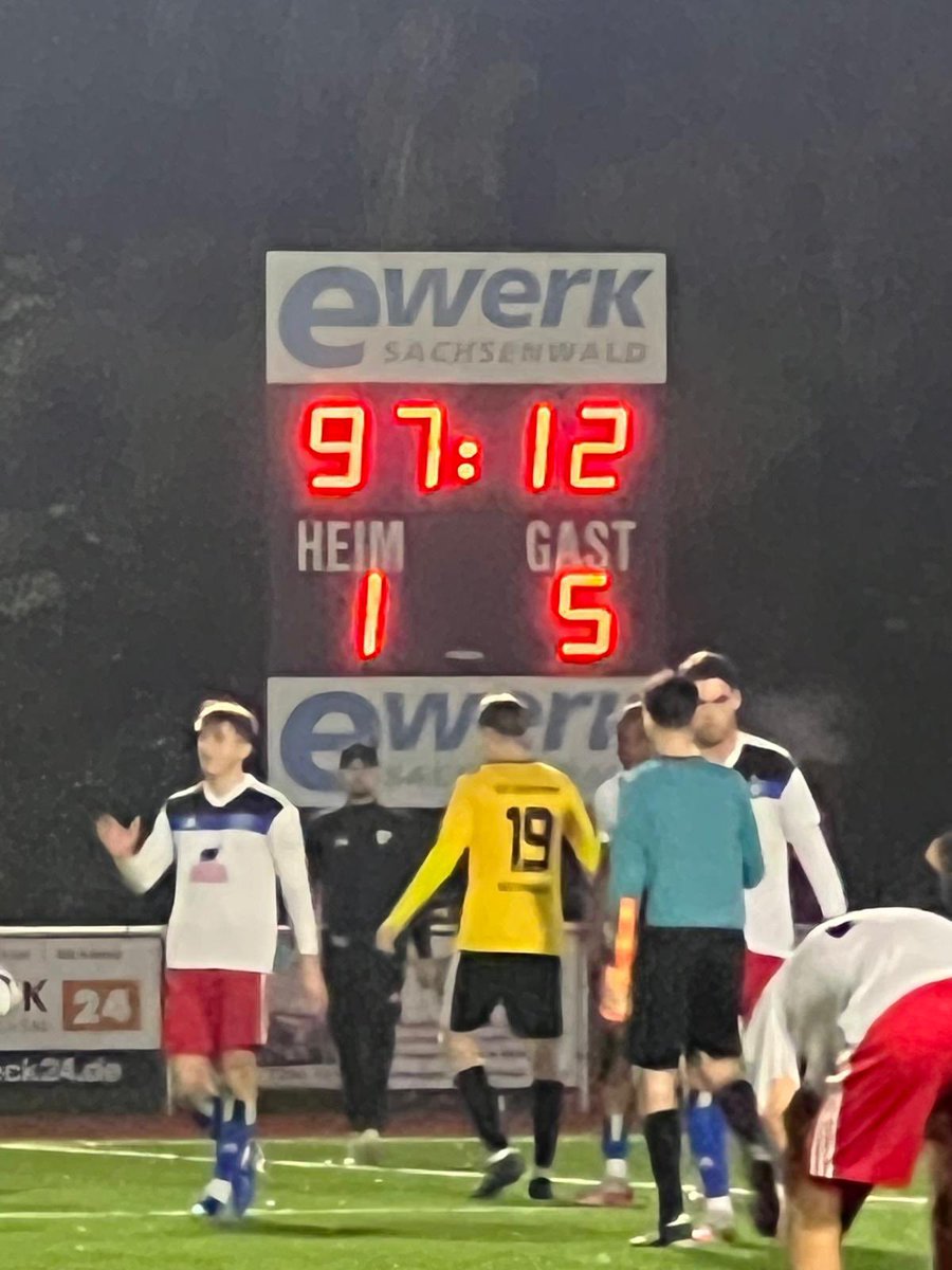 rollenderhsvfan's tweet photo. Holsten-Pokal Achtelfinale: SC Wentorf II gegen Hamburger SV III (1:5)
#Fussball #fussballspiel #fotos #bilder #groundhopper #groundhopperapp #futbology #rollenderhsvfan #holstenpokal #achtelfinale #scwentorf2 #hsv #hsviii #hamburgersv #hsvev #hamburg #dienstag #kunstrasen https://t.co/MrinvfQ9IC