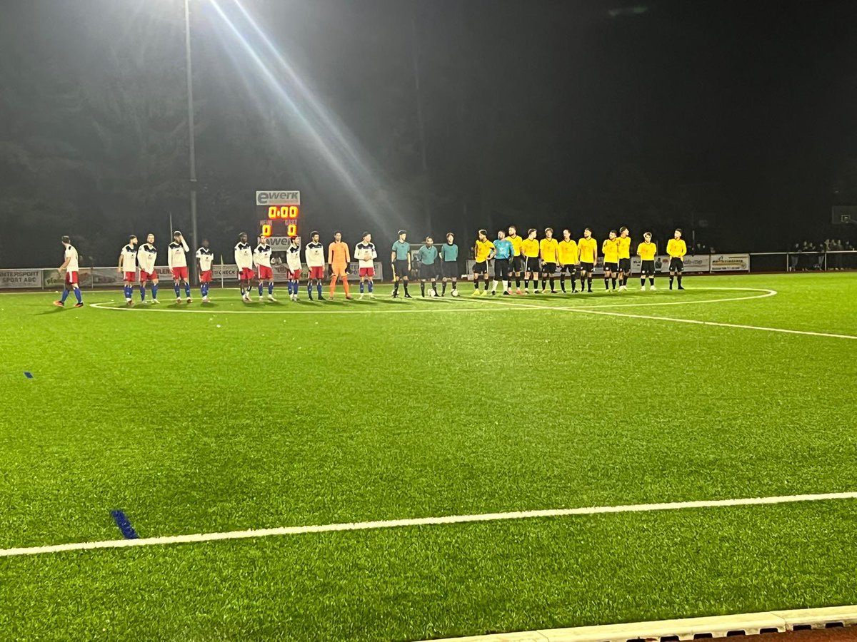 rollenderhsvfan's tweet photo. Holsten-Pokal Achtelfinale: SC Wentorf II gegen Hamburger SV III (1:5)
#Fussball #fussballspiel #fotos #bilder #groundhopper #groundhopperapp #futbology #rollenderhsvfan #holstenpokal #achtelfinale #scwentorf2 #hsv #hsviii #hamburgersv #hsvev #hamburg #dienstag #kunstrasen https://t.co/MrinvfQ9IC